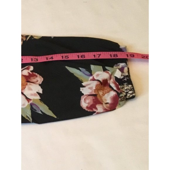 Cute Floral Baby Doll Blouse Crew Neck Keyhole Tie Closure Ladies Size Large - Picture 9 of 9